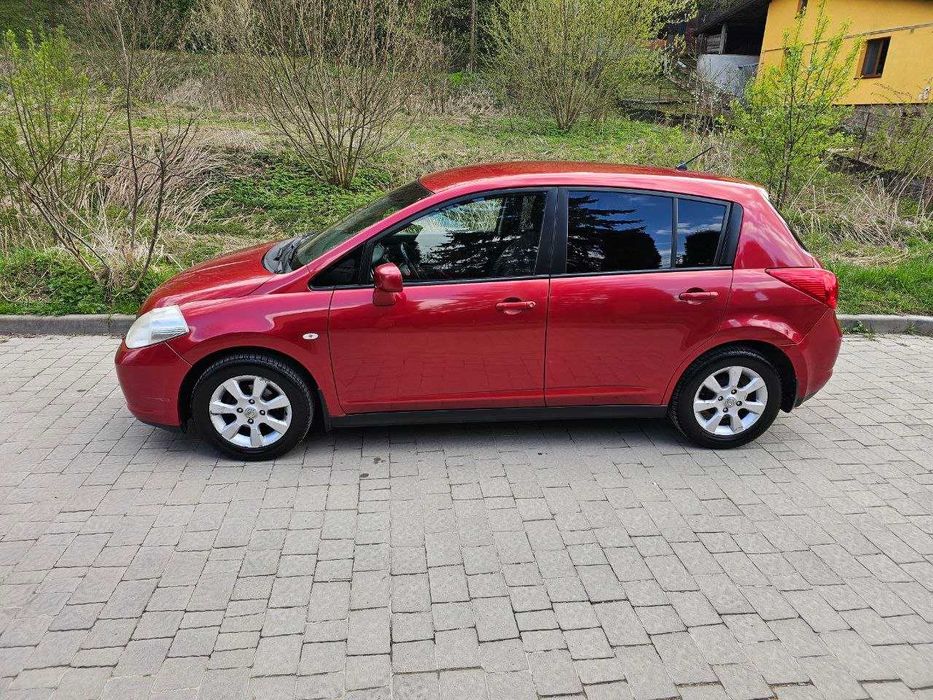 Nissan Tiida 2008 року