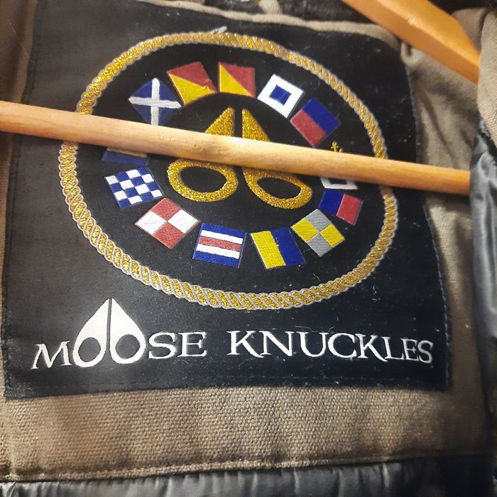 Зимова куртка чоловіча Moose Knuckles розмір М