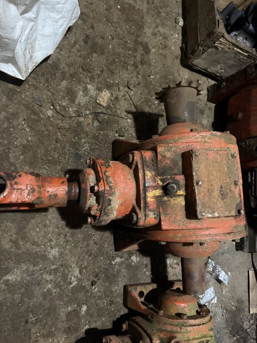 Редуктор 1х2 кутовий угловой