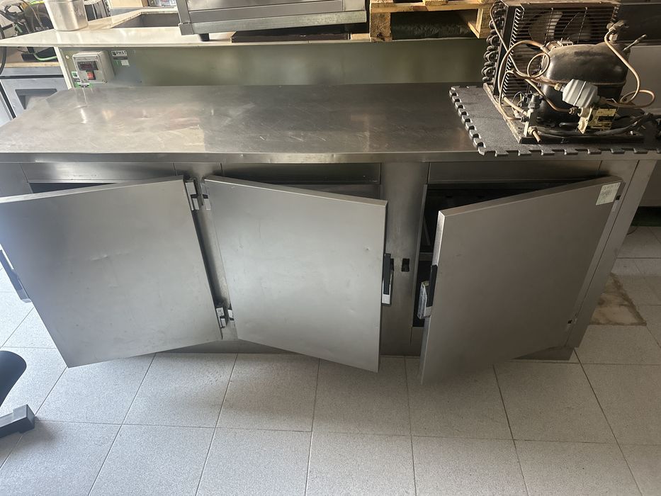Balcao frigorifico Inox 3 portas
