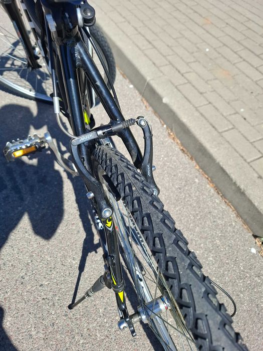 rower crossowy KELLYS SAPHIX, rama 21, koła 28, przerzutki 3x8
