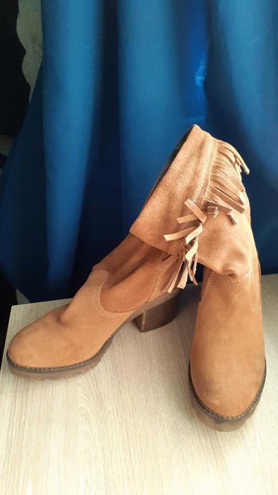 Botas castanhas madeira com franja 35