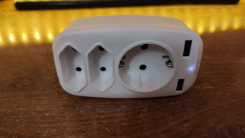 Rozgałęźnik 230V z ładowarką usb 5V