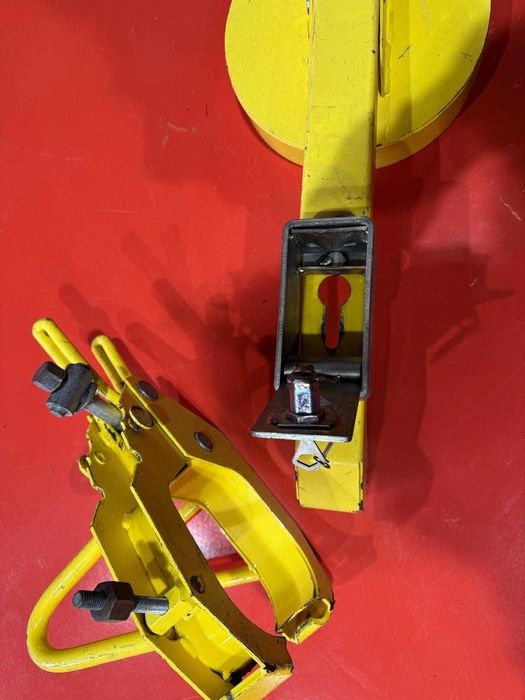 Bloqueio anti-roubo 1 fecho, 1 braço 1 conjunto duas chaves numeradas.