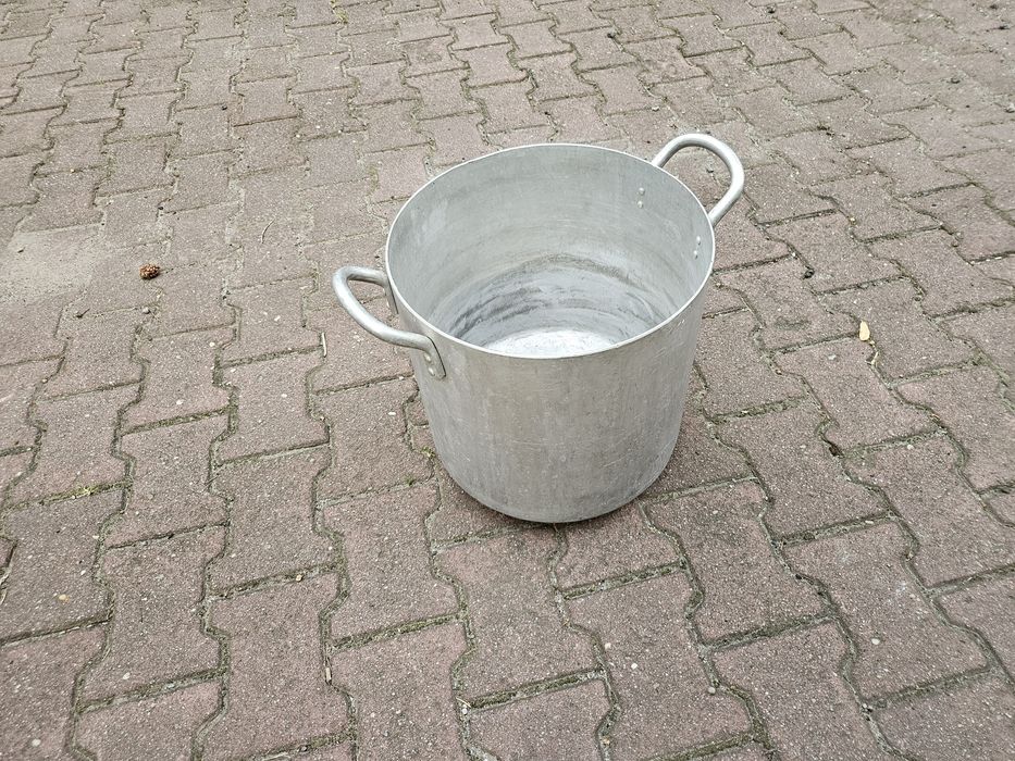 stary kocioł aluminiowy prl z wypukłym dnem 32l kociołek gospodarczy