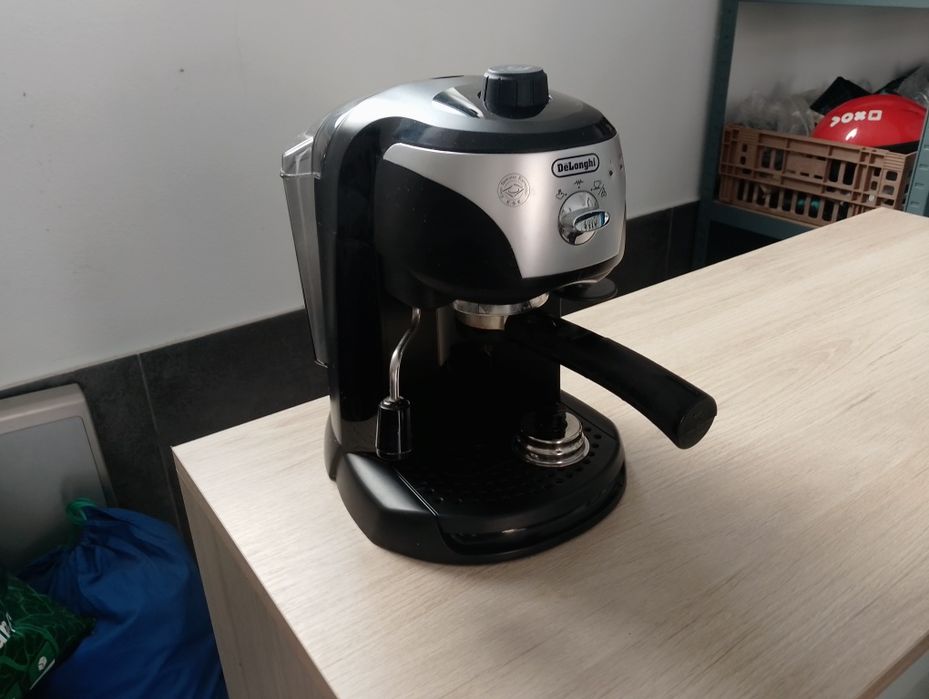 Máquina de café delonghi
