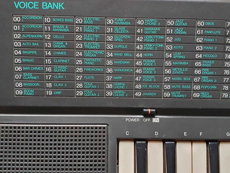 Mały japoński keyboard Yamaha dla dzieci