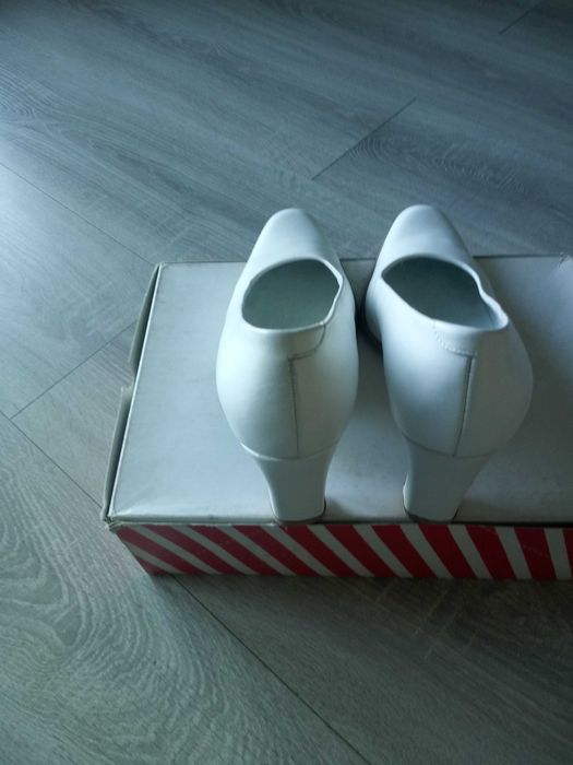 buty damskie białe ze skóry rozmiar 39