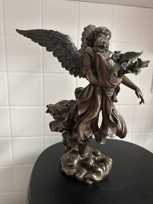 Veronese figurka aniol z dzieckiem
