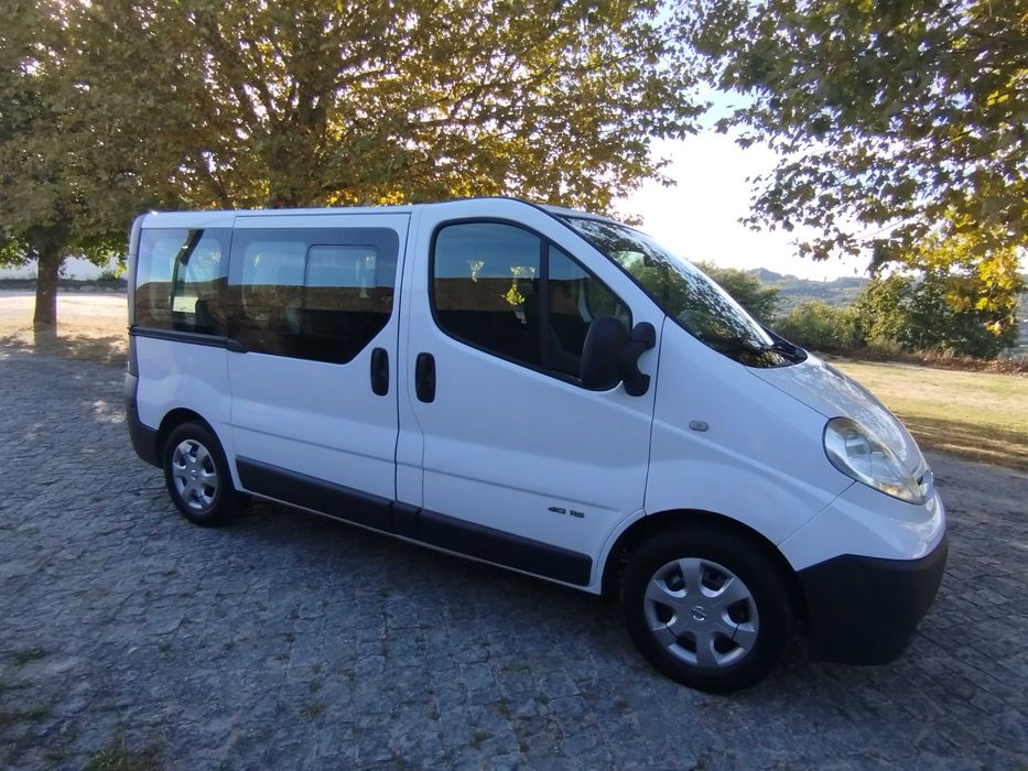 Nissan Primastar 2.0 dci 9 lugares