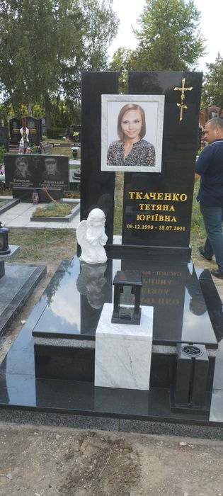 Пам'ятники будь-якої складності