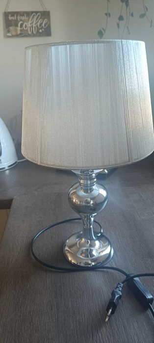 Lampka stołowa nocna srebrna abażur nitkowy