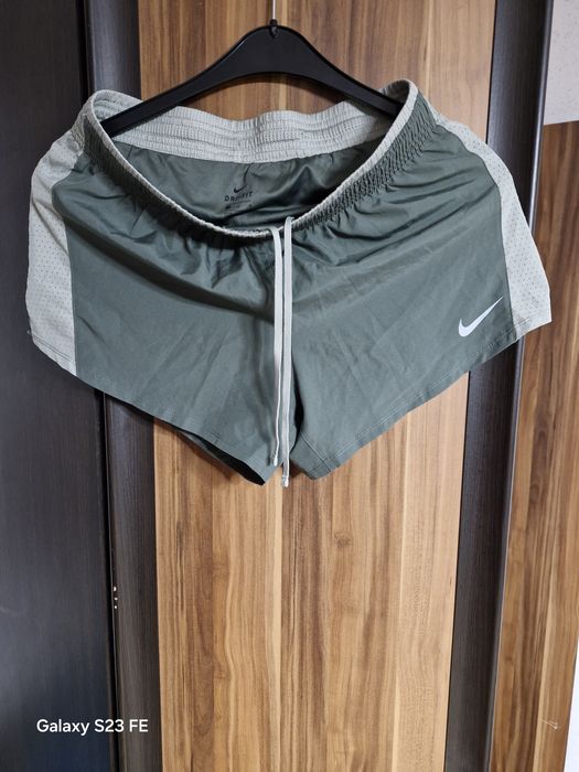 Spodenki damskie Nike rozmiar M stan idealny