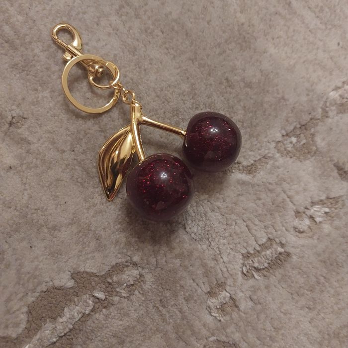 Brelok do torebki wisnie