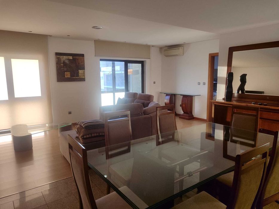 Arrenda-se apartamento T3 totalmente mobilado, pronto a habitar. Viseu