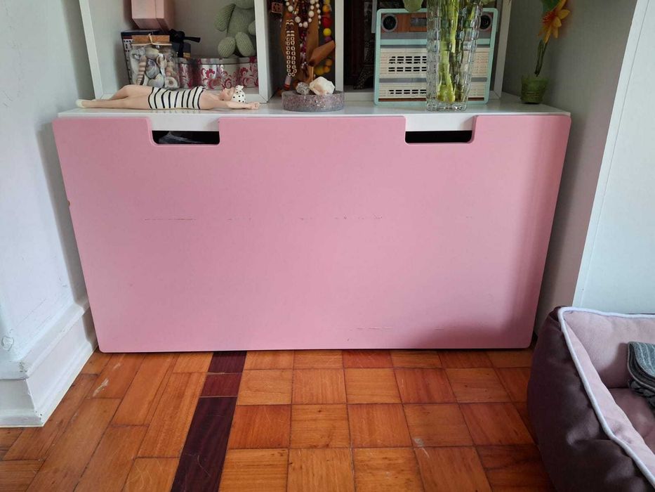 Baú de arrumação para criança nas cores rosa e branco - bom estado