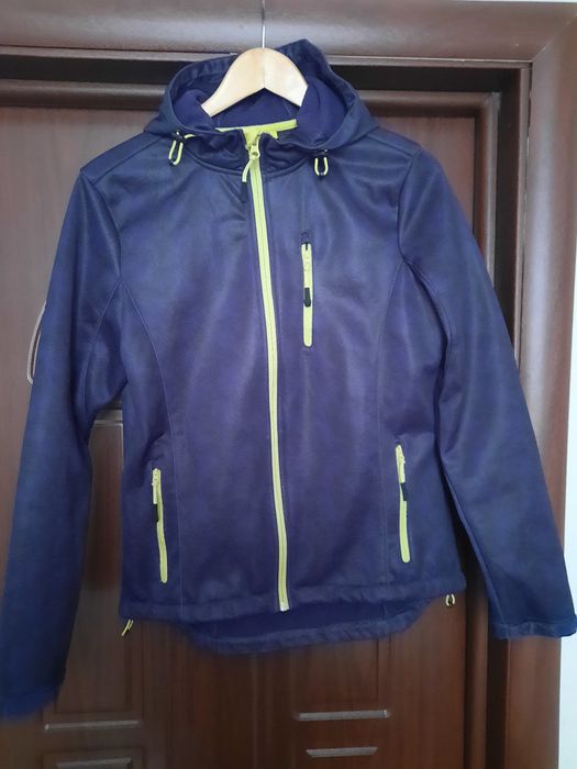 Курточка,ветревка ,  Crivit softshel  40/42р на 158 зріст ,S