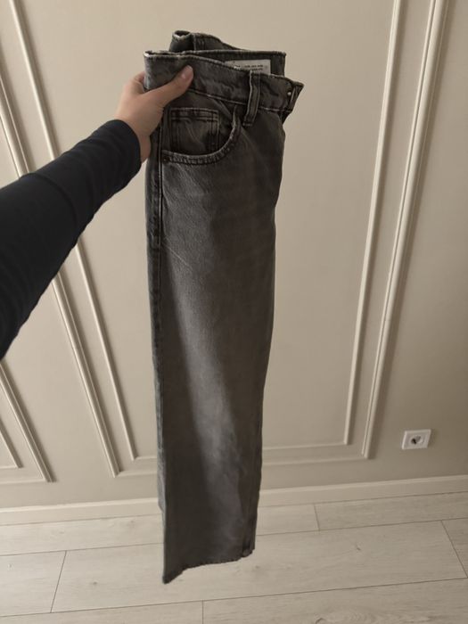 Zara джинси 34 розмір жіночі чорні