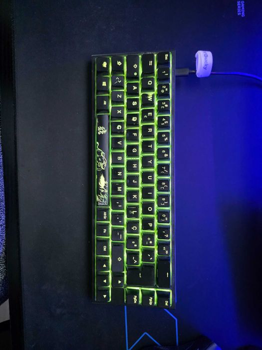 Teclado Gaming Mecânico Ducky ONE 2 SF 65% Cherry MX Red