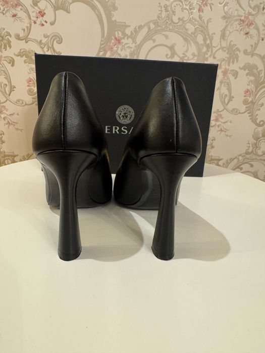 Туфлі    Versace