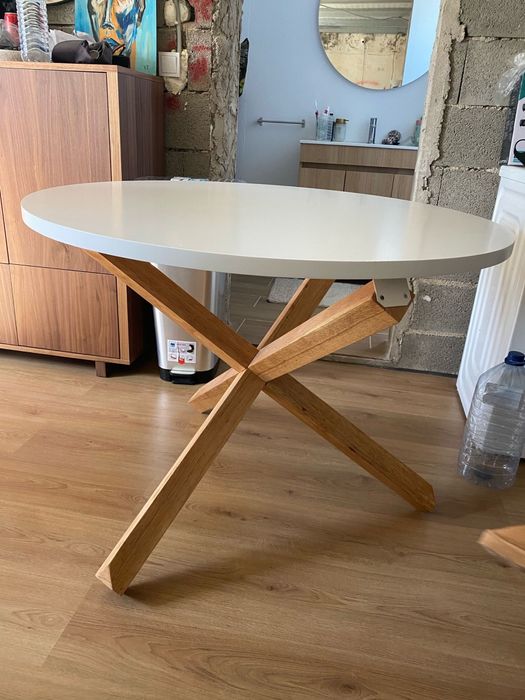 Mesa Redonda Branca 100(diametro)x75(altura)