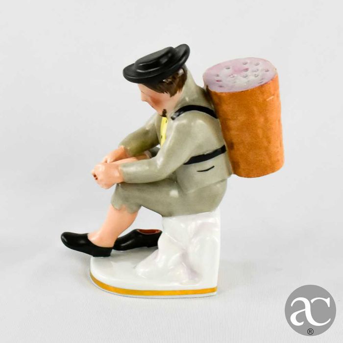 Paliteiro “Homem do Pico” em porcelana Vista Alegre