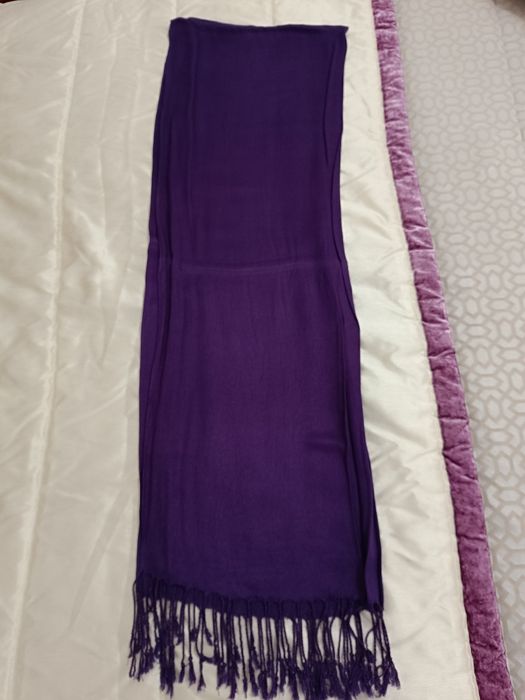 Echarpe ou cachecol roxo como novo