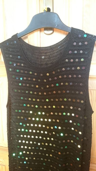 Czarna ażurowa bluzka z cekinami