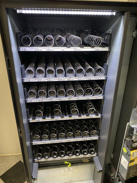 Automat Vendo G Snack BS8 SandenVendo 8 Vendingowy Vending Sprzedający Sprężynowy