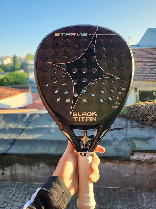 Vendo Raquete de Padel StarVie Black Titan 2026 COMO NOVA