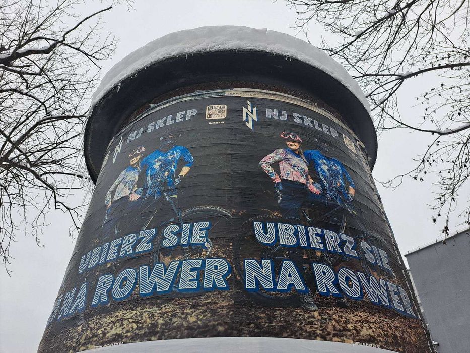 Kolumna pylon słup reklamowy