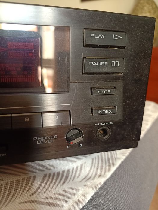 Leitor de CD Yamaha cdx-810