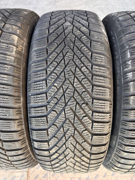 Резина зимная.     Pirelli.    215.55.17.   Romania
