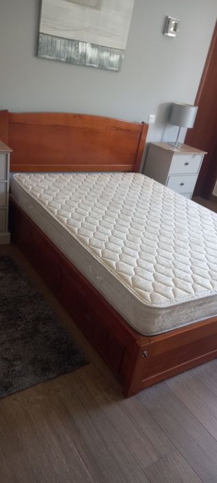 Double bed with 4 drawers and mattress