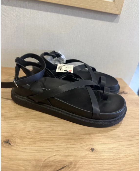 Нові сандалі босоніжки pull bear 39