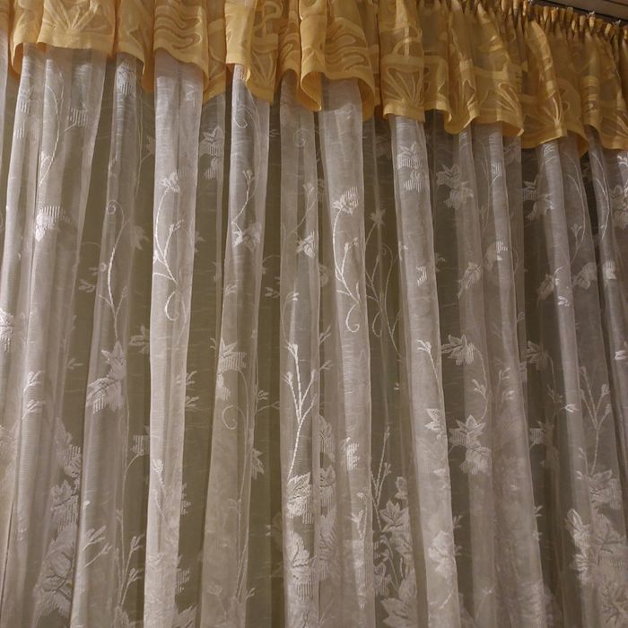 Firana marszczona biała  z lambrekinem, wym. szer 1,90cm dl 1,50cm,