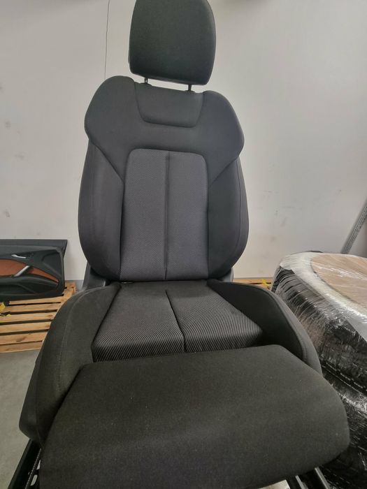 Komplet tapicerki Audi A6C8 Kombi