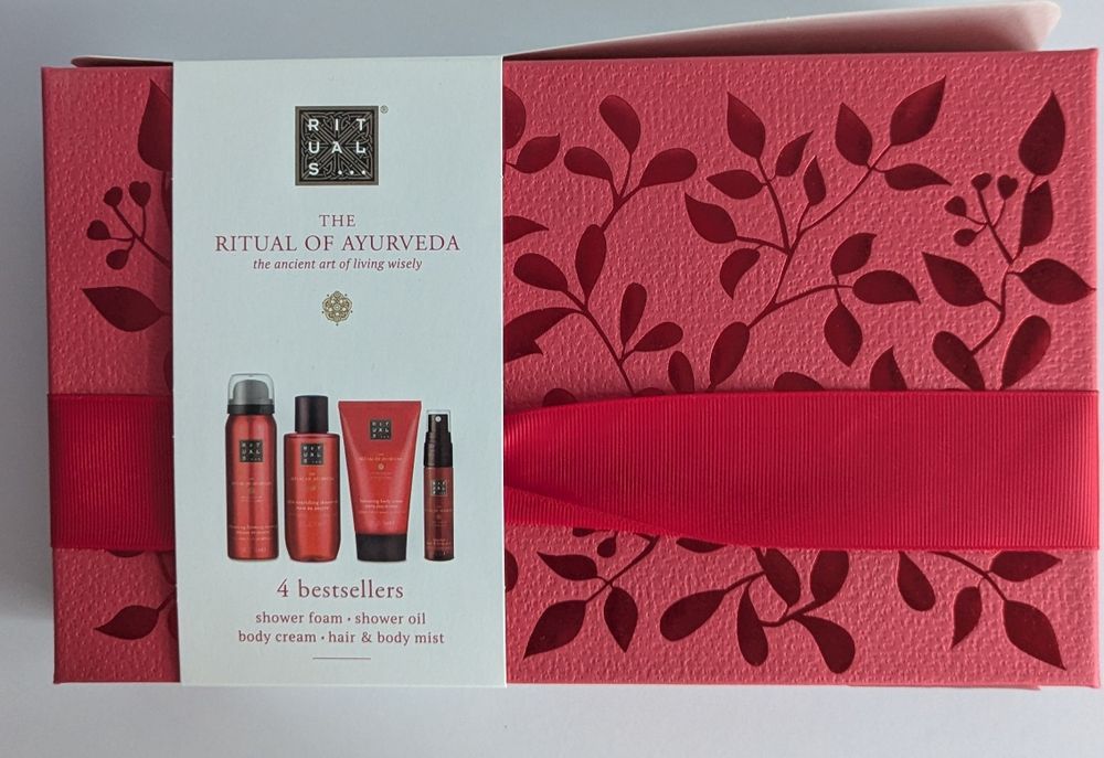 Продам подарункові набори