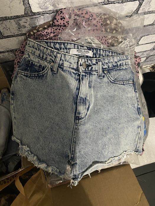 Жіночі джинсові шорти