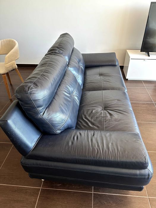 Black Leather Sofa – Good Condition