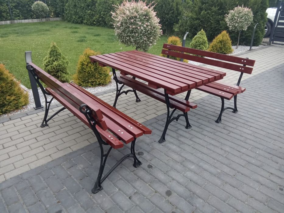 Meble ogrodowe na solidnych żeliwnych nogach