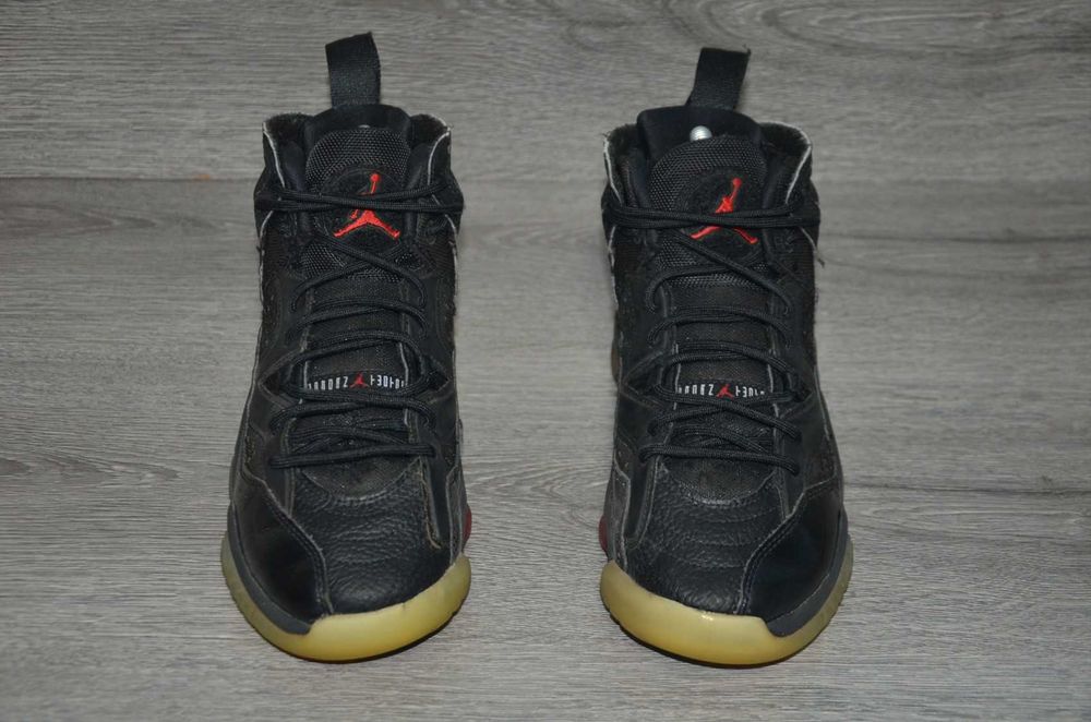 Продам кросівки шкіряні Фірма Jordan Two Trey GS 003.