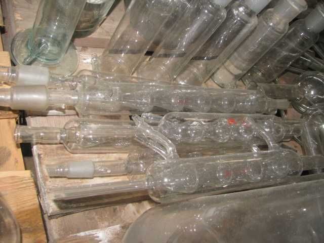 Дистилятор скляний.