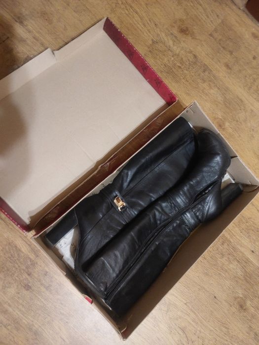 Зимние сапоги 37р на овчине кожа