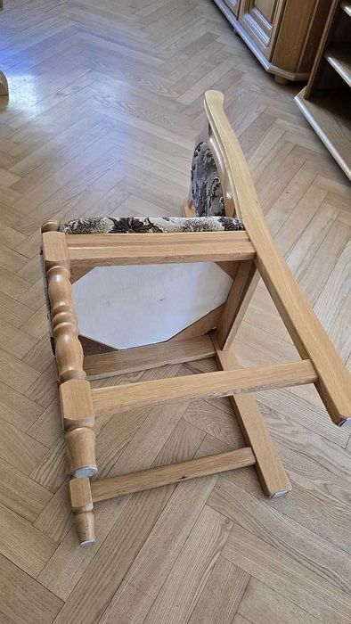 Sprzedam krzesła tapicerowane