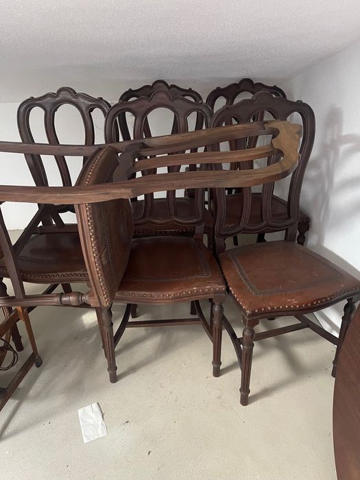 Conjunto de móveis de sala em bom estado +mesa com  7 cadeiras