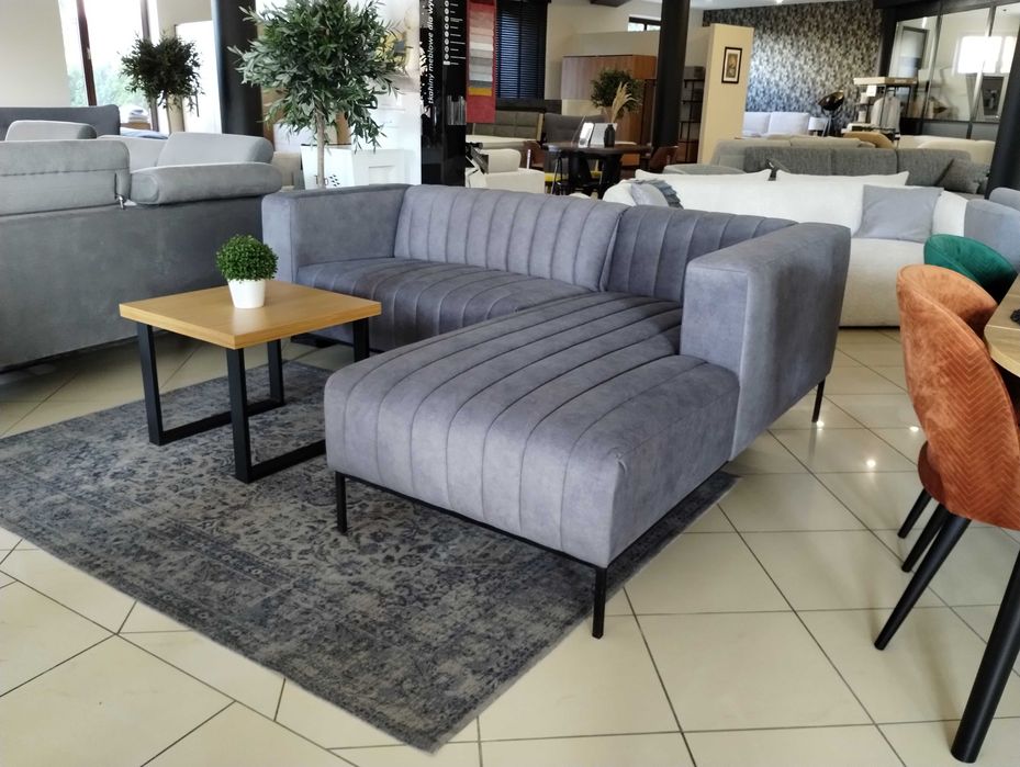 Szary narożnik 226x183cm z pionowymi przeszyciami (wymiana ekspozycji)