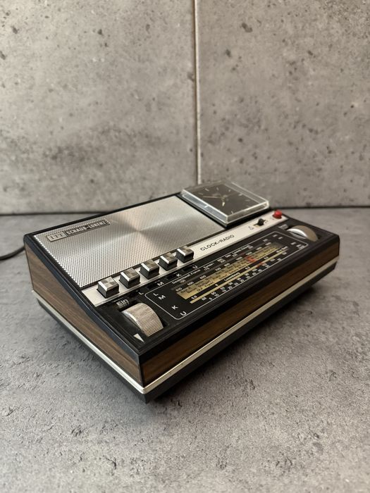 ITT Schaub-Lorenz Radio Clock 101