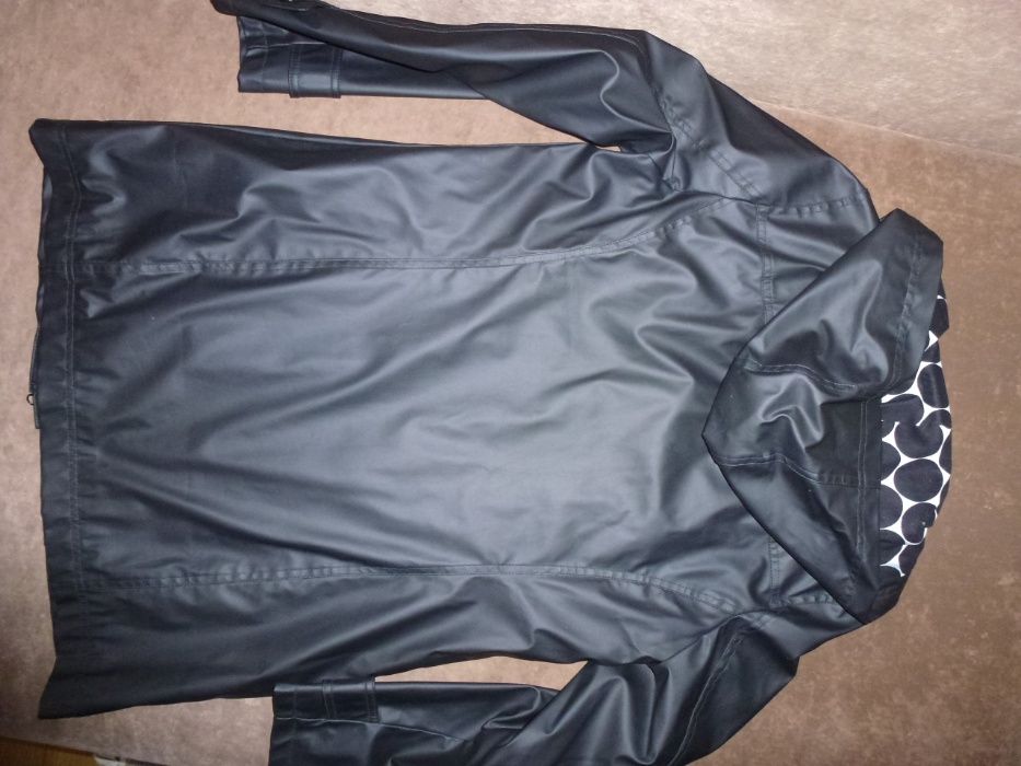 Sportowy płaszczyk czarny roz M/L firmy bpc bonprix collection now