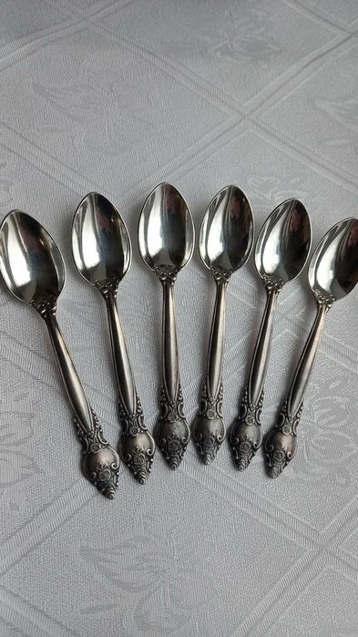 Столовые приборы.